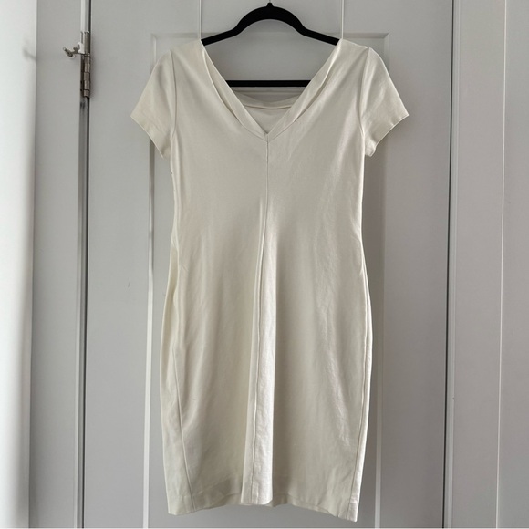 Banana Republic classic white knit short sleeve sheath dress - size 4 (Small) - Picture 4 of 5